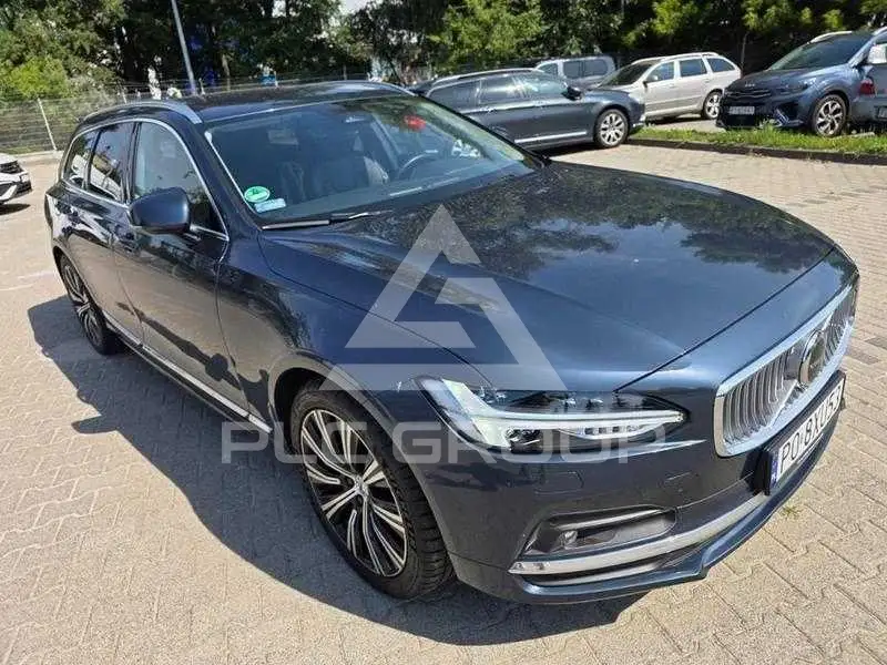 2022 Volvo V90