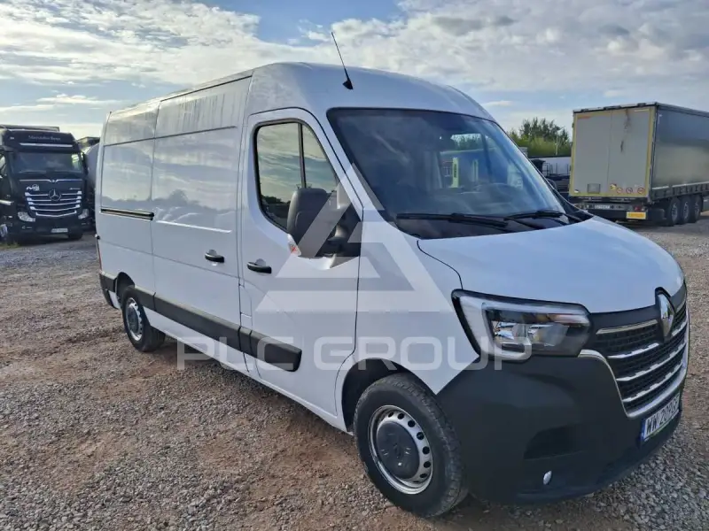 2022 Renault Master