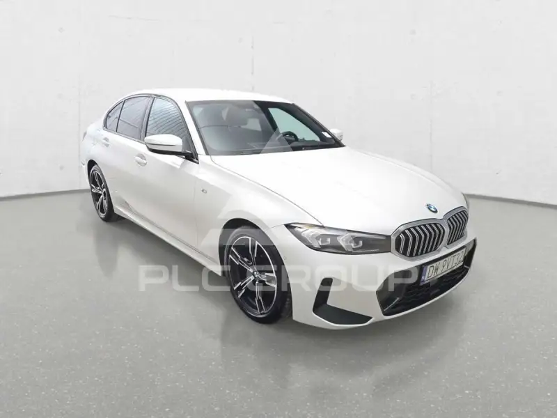 2023 BMW 320