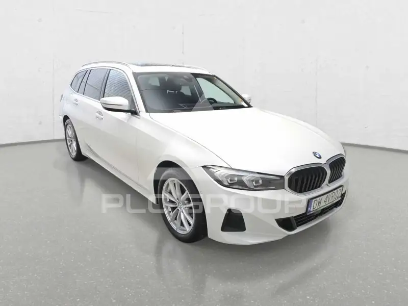 2023 BMW 320