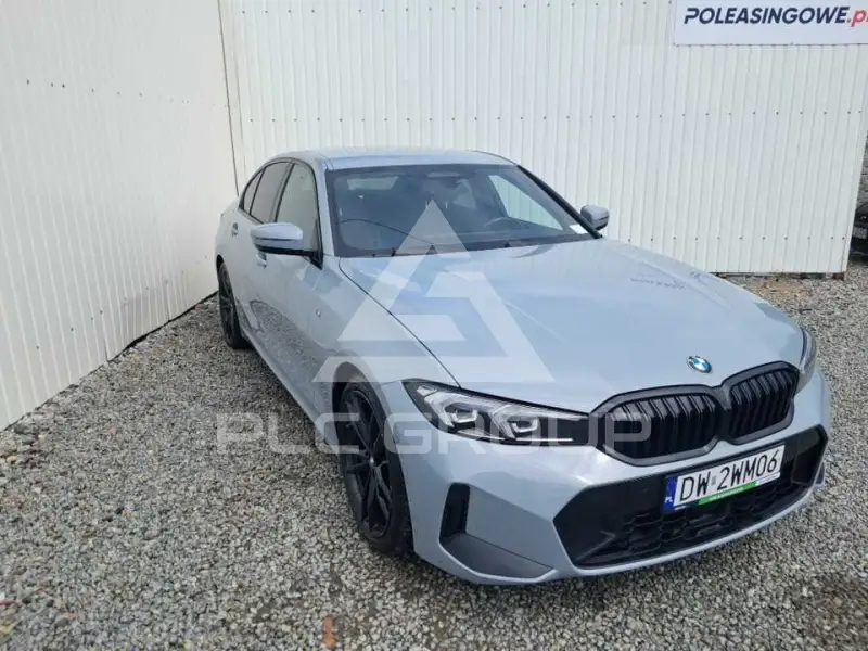 2023 BMW 320