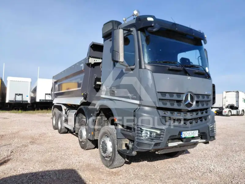 2025 Mercedes Benz Arocs