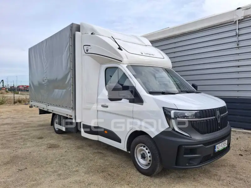 2025 Renault Master