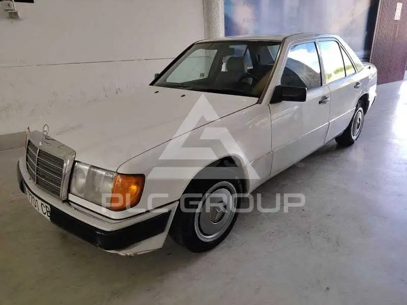 1990 Mercedes Benz 200