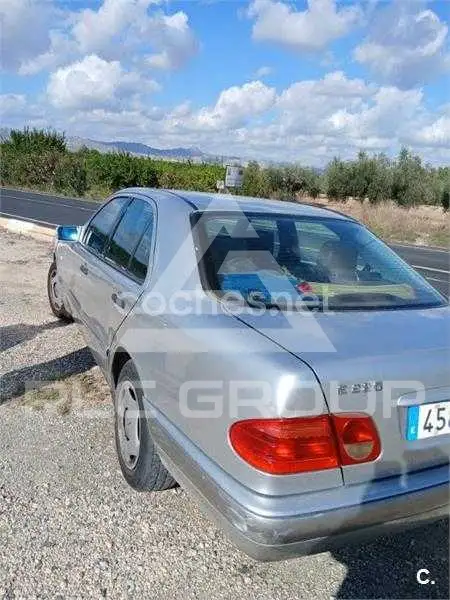 1993 Mercedes Benz 220