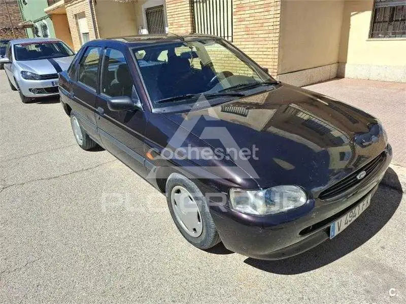 1996 Ford ESCORT