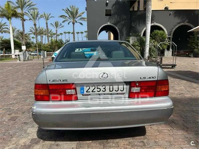 1998 Lexus LS400