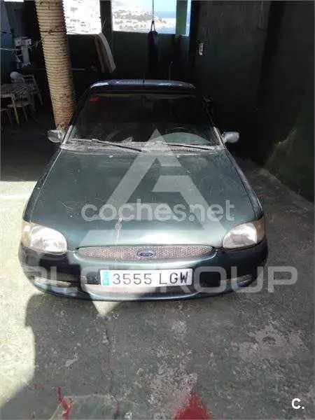 1999 Ford ESCORT
