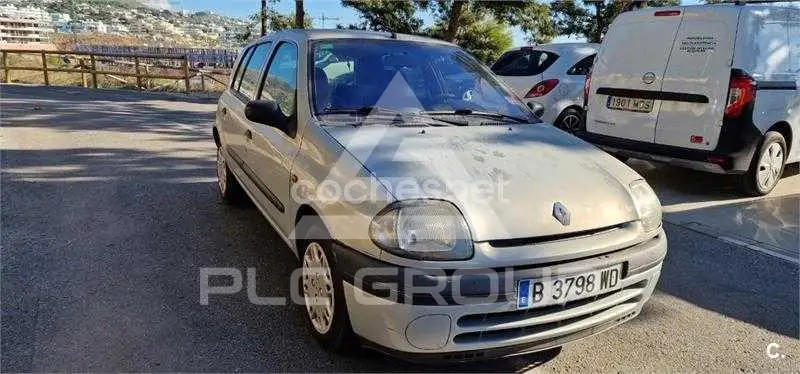 1999 Renault Clio