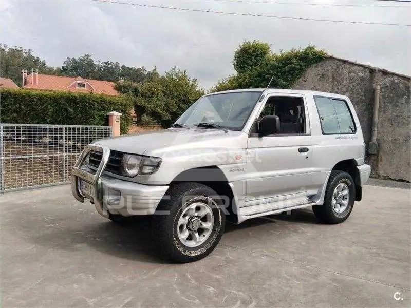2000 Mitsubishi MONTERO