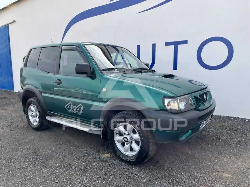 2000 Nissan Terrano