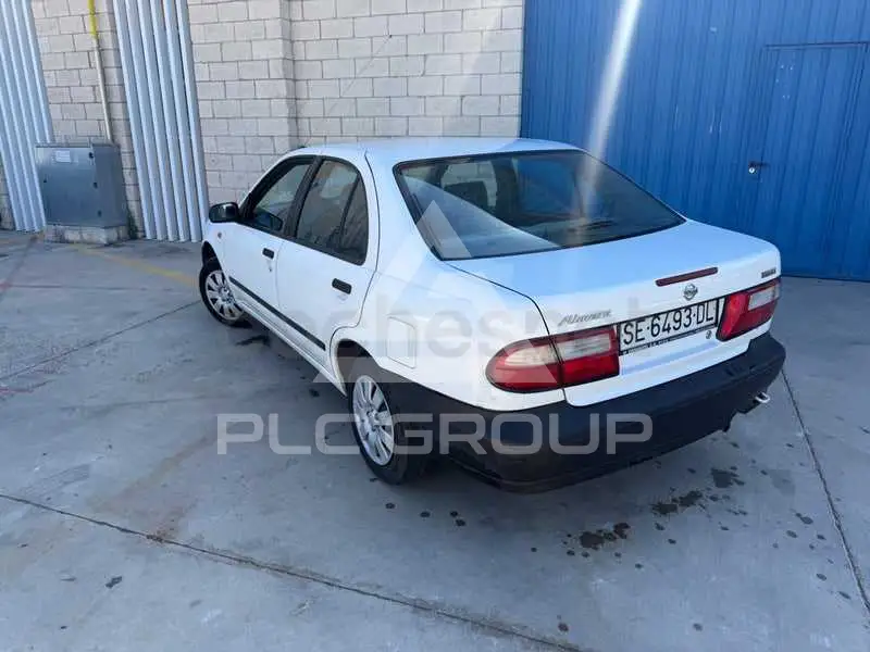 2000 Nissan ALMERA