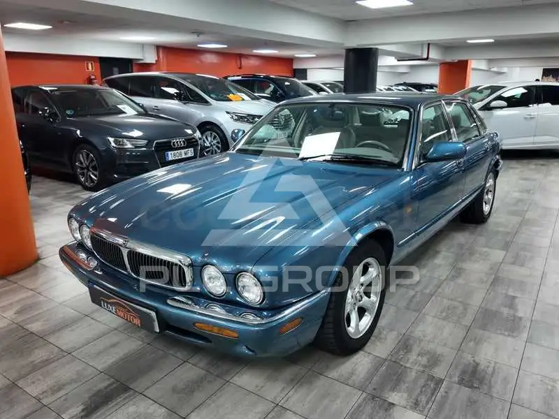2000 Jaguar XJ