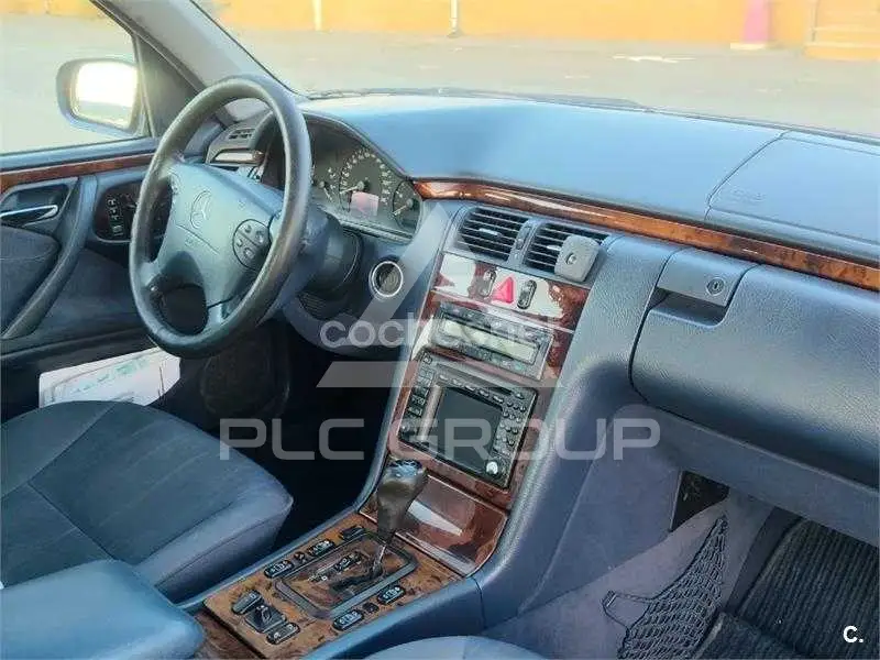 2000 Mercedes Benz E-Class