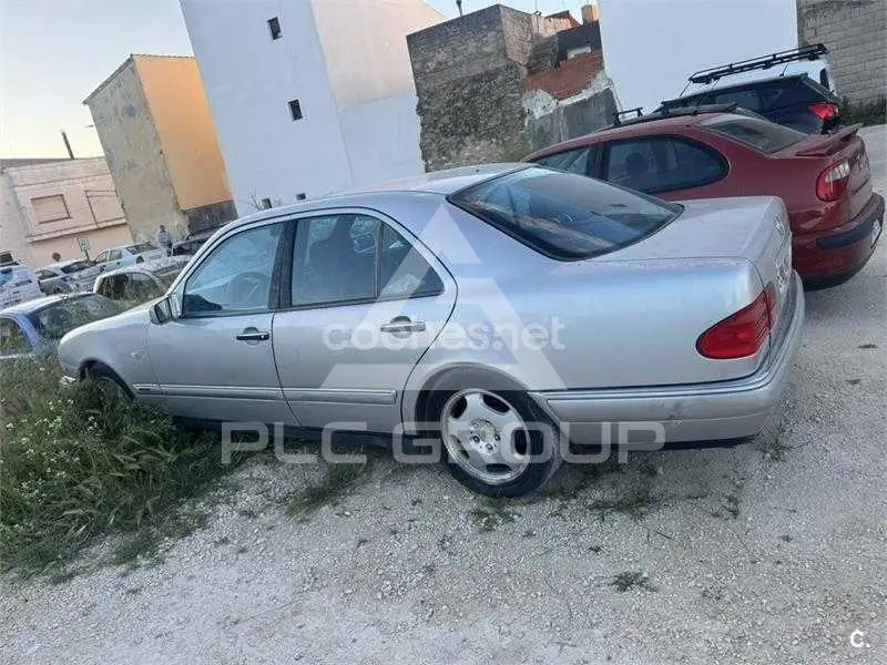 2000 Mercedes Benz E-Class