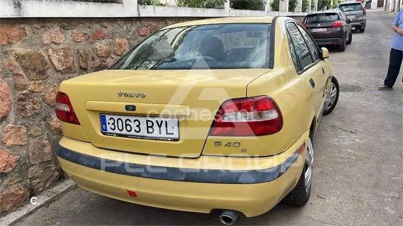 2000 Volvo S40