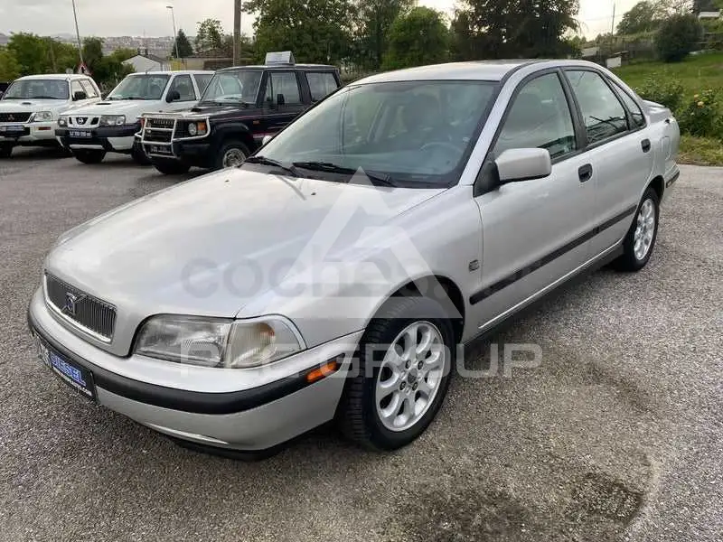 2000 Volvo S40