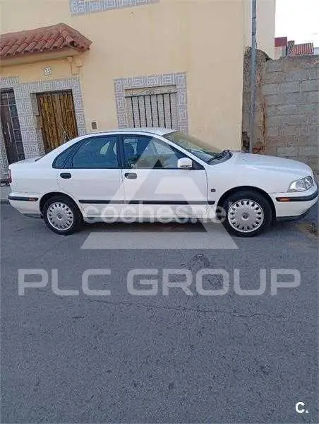2000 Volvo S40