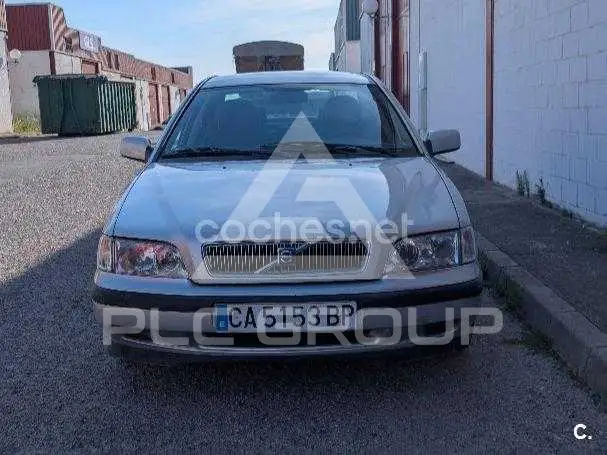 2000 Volvo S40