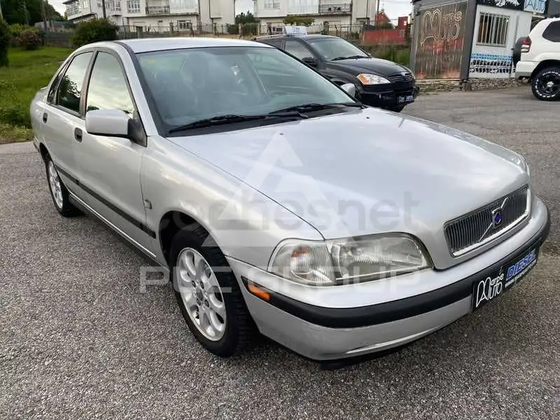 2000 Volvo S40