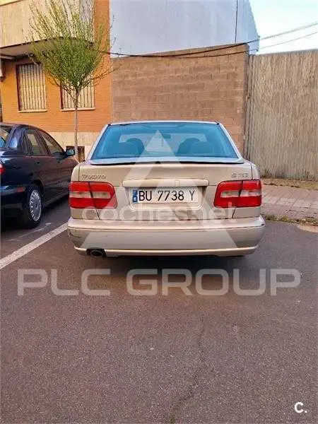 2000 Volvo S70