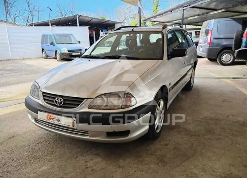 2000 Toyota Avensis