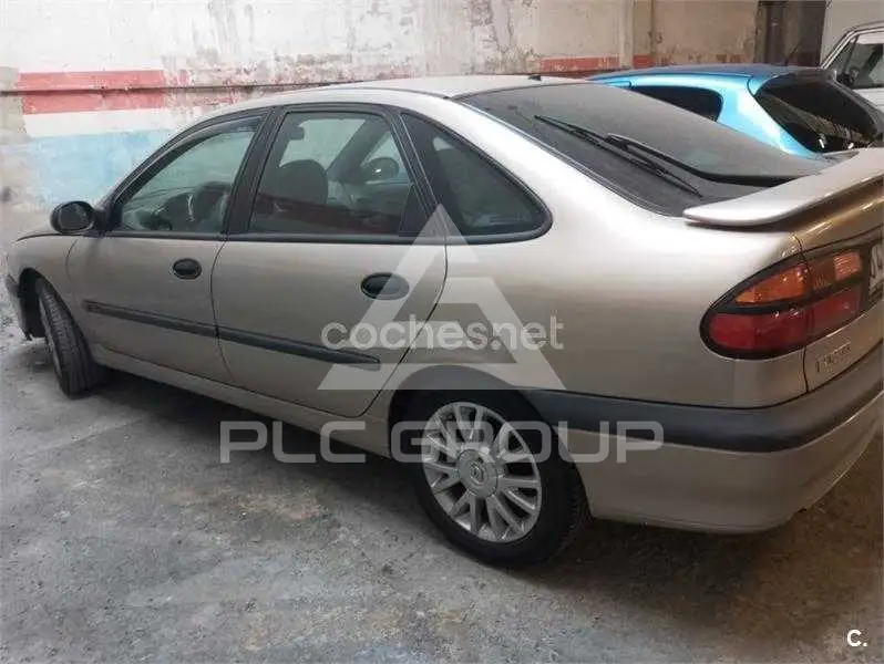 2000 Renault Laguna