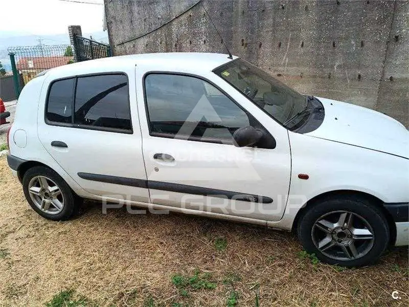 2000 Renault Clio