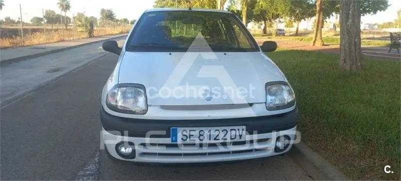 2000 Renault Clio
