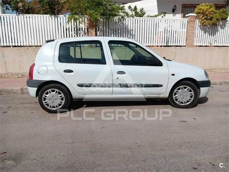 2000 Renault Clio