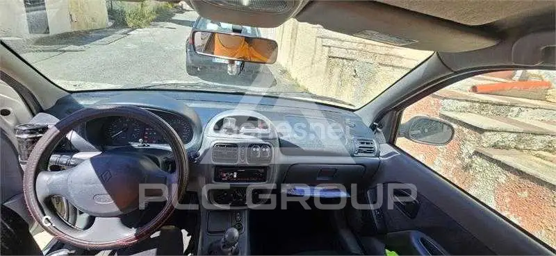 2000 Renault Clio