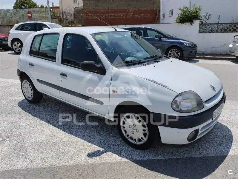 2000 Renault Clio