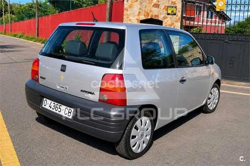 2000 Seat Arona