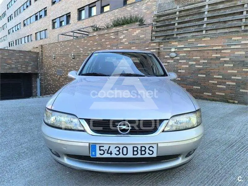 2000 Opel Vectra