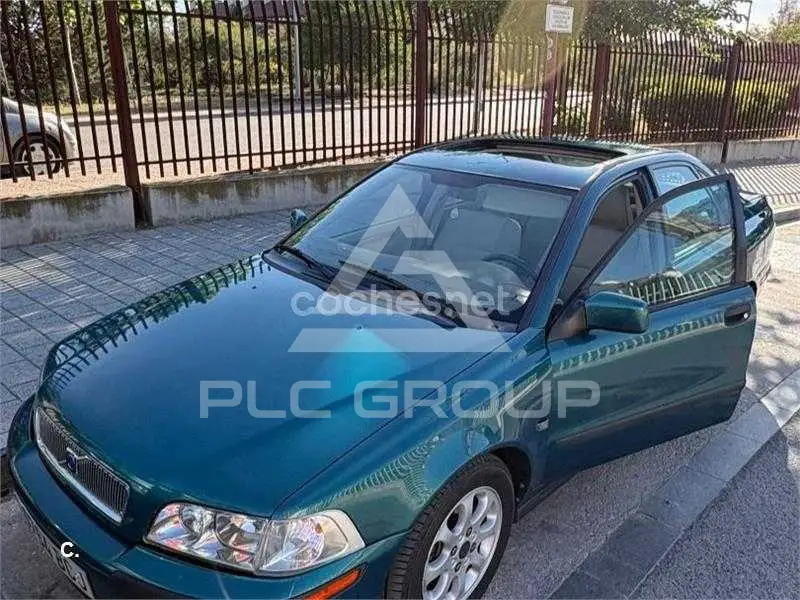 2001 Volvo S40