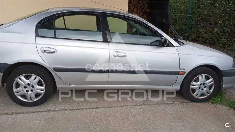 2001 Toyota Avensis