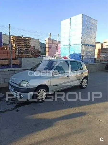 2001 Renault Clio