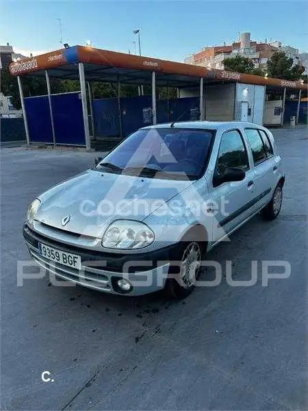 2001 Renault Clio