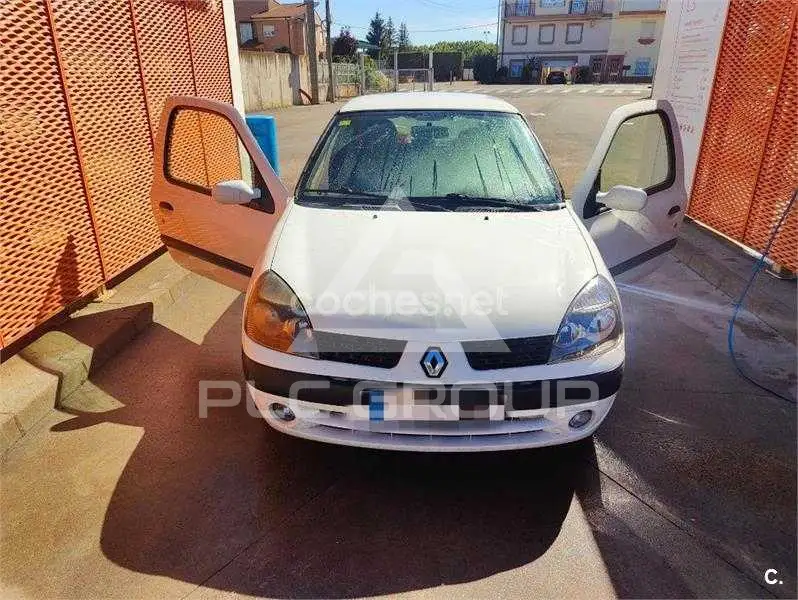 2001 Renault Clio