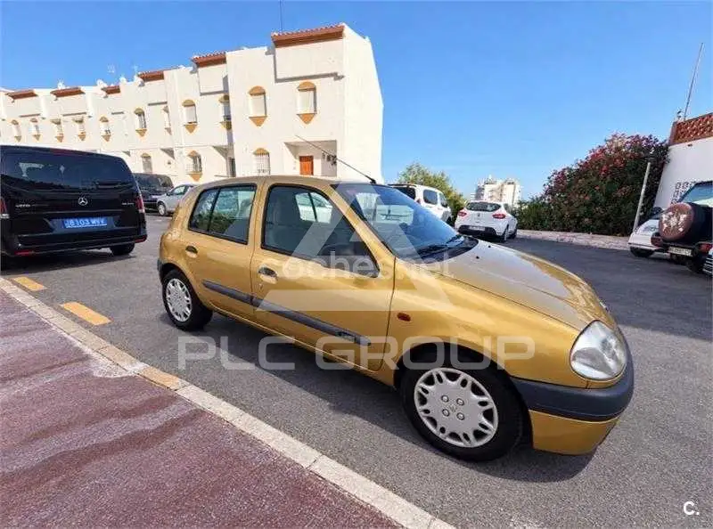 2001 Renault Clio