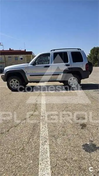 2002 Jeep CHEROKEE
