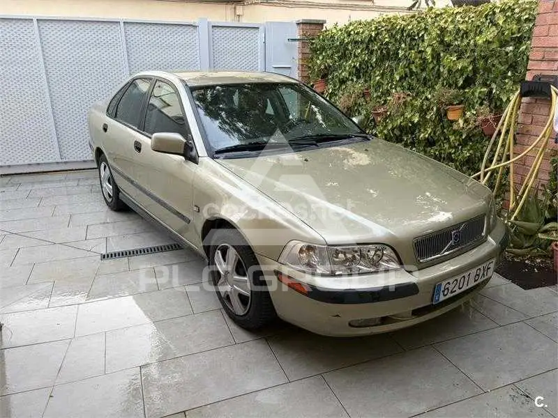 2002 Volvo S40