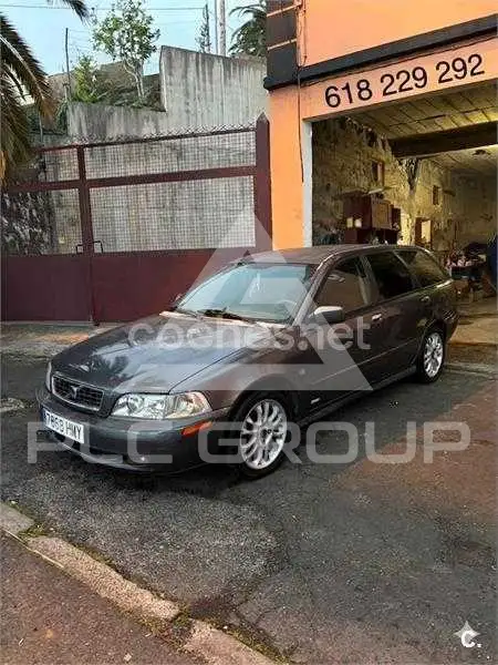 2002 Volvo V40