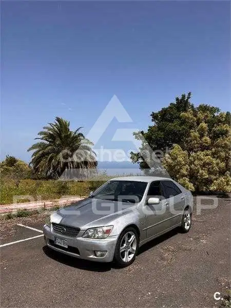 2002 Lexus IS