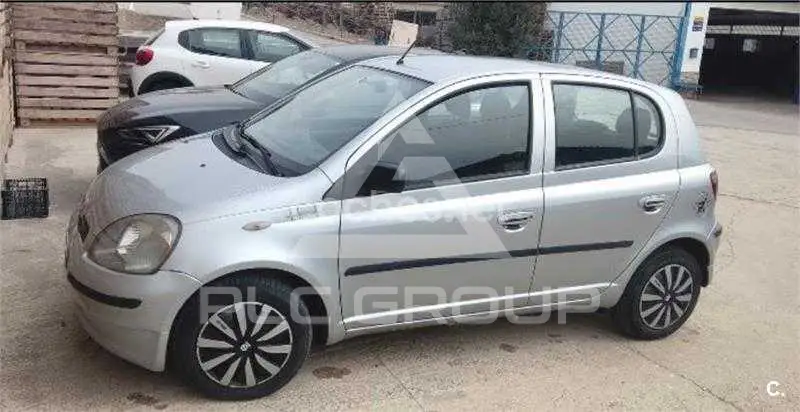 2002 Toyota YARIS