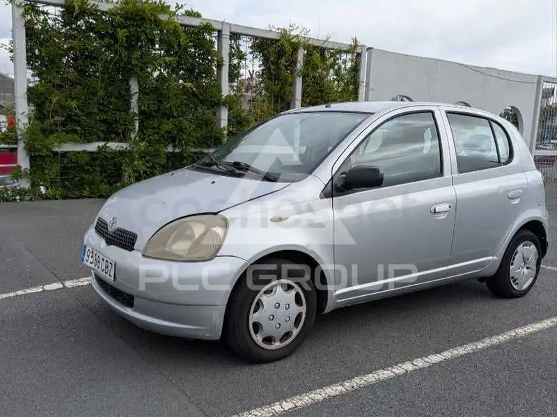 2002 Toyota YARIS
