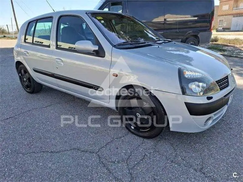 2002 Renault Clio