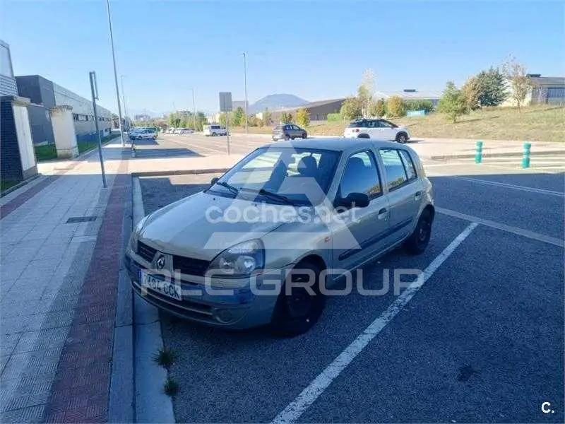2002 Renault Clio