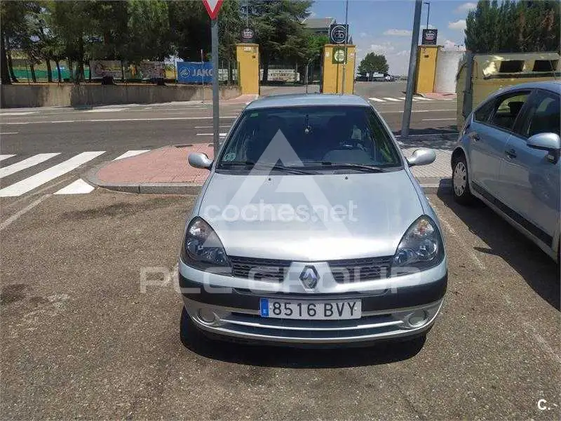 2002 Renault Clio