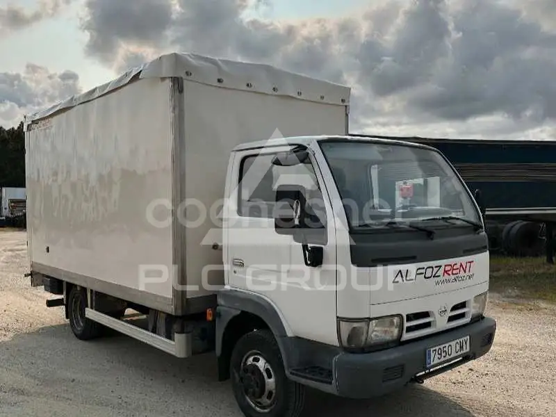 2003 Nissan 